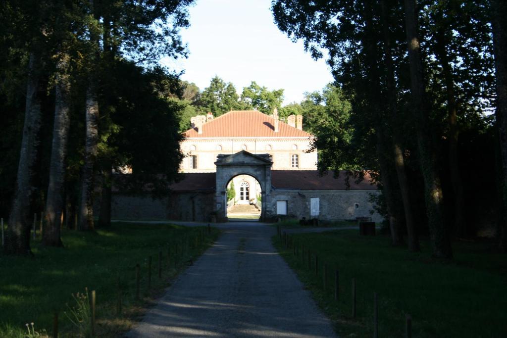 Chateau De L'Oiseliniere Bed & Breakfast Gorges  Exterior photo