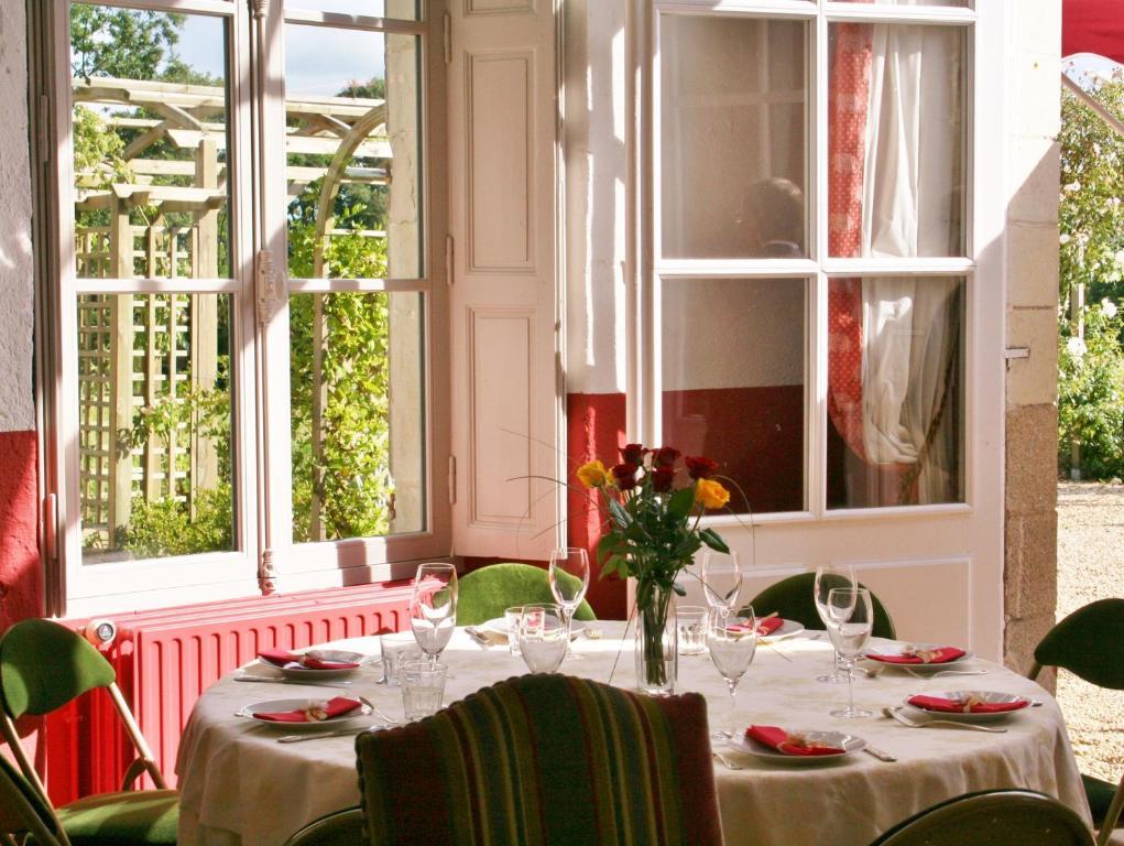 Chateau De L'Oiseliniere Bed & Breakfast Gorges  Exterior photo