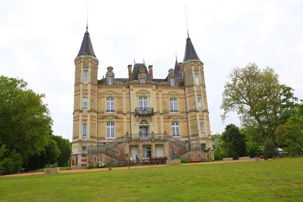 Chateau De L'Oiseliniere Bed & Breakfast Gorges  Exterior photo